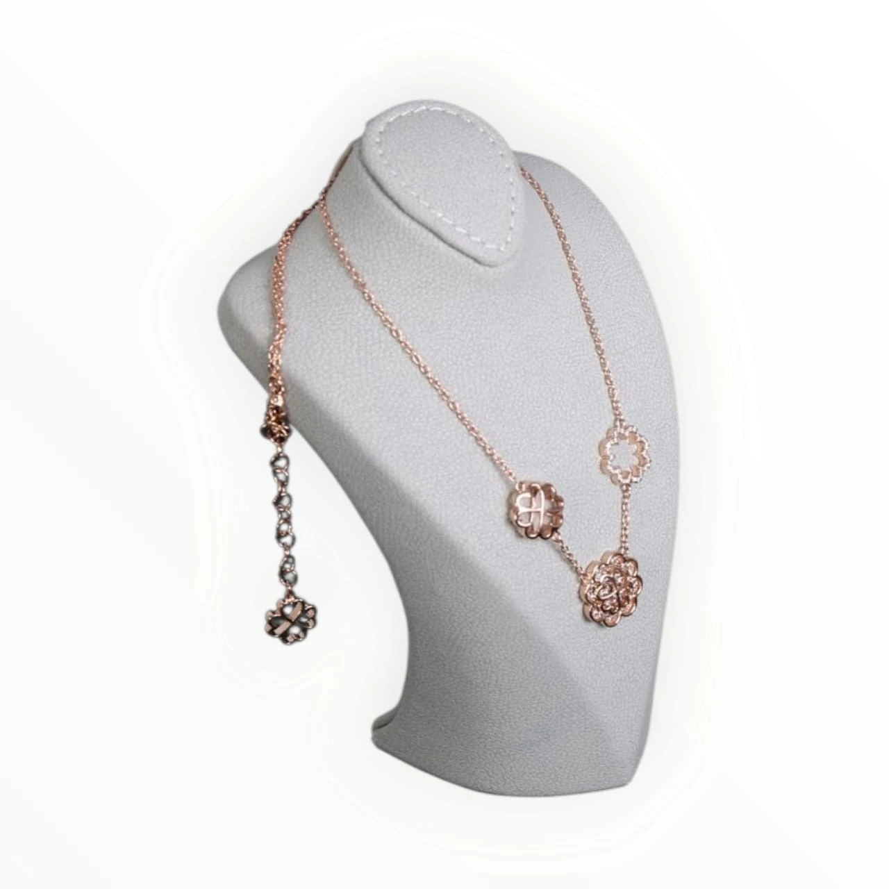 Almasah Floral Necklace