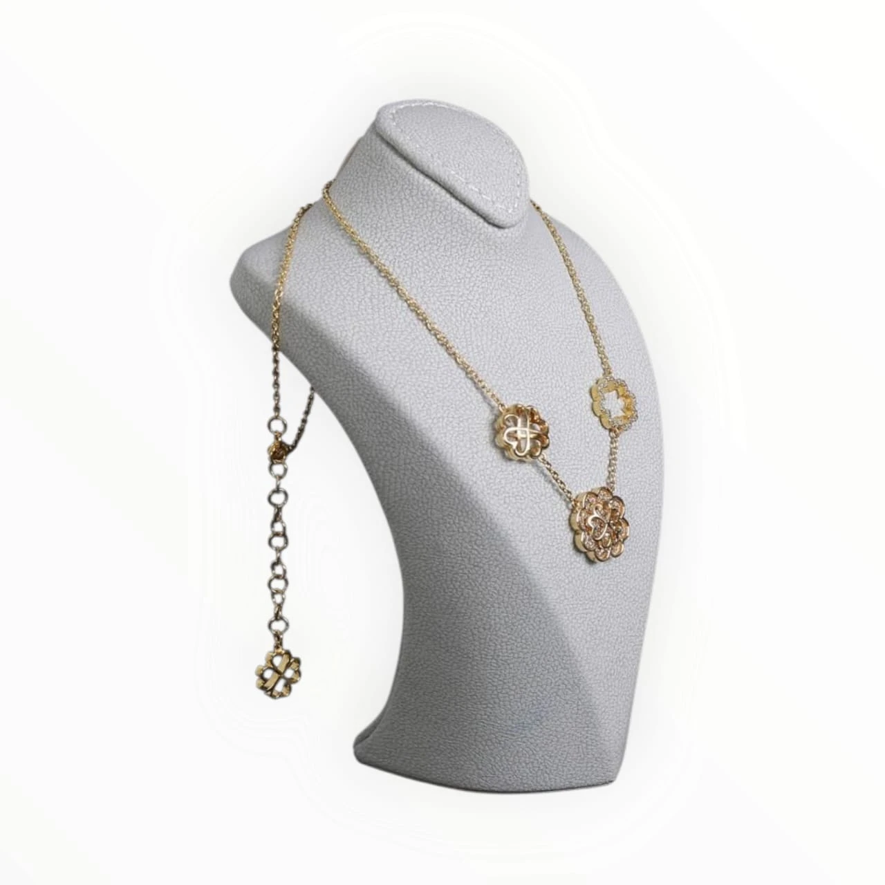 Almasah Floral Necklace