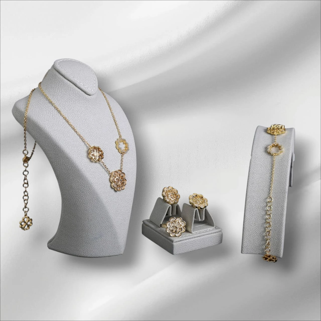 Elegant Almasah 925 Silver Ring