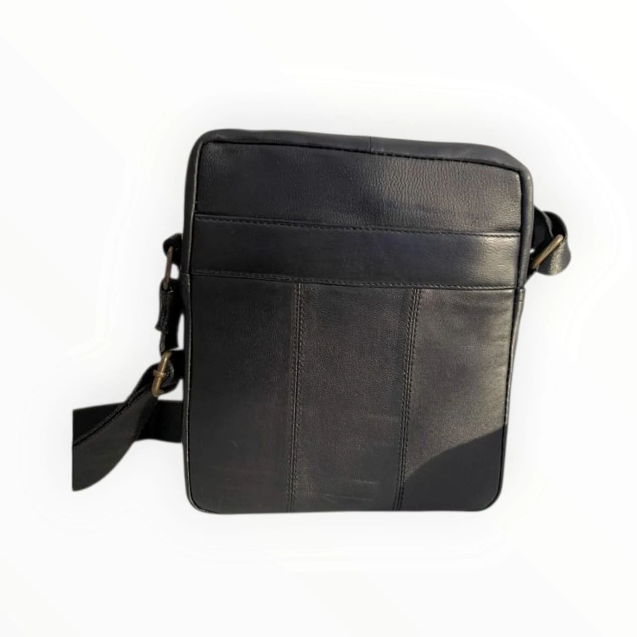 Ultima Leather Crossbody – Sophisticated Utility